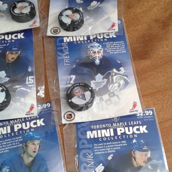 Toronto Maple Leafs Collectible Mini Pucks - Picture 8 of 12